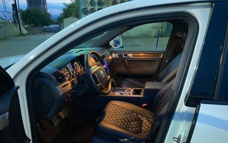 Volkswagen Touareg III, 2010 год, 1 499 999 рублей, 6 фотография