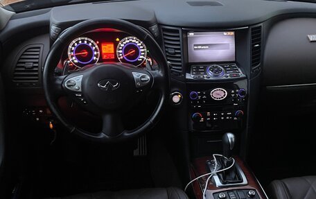 Infiniti FX II, 2010 год, 2 000 000 рублей, 15 фотография