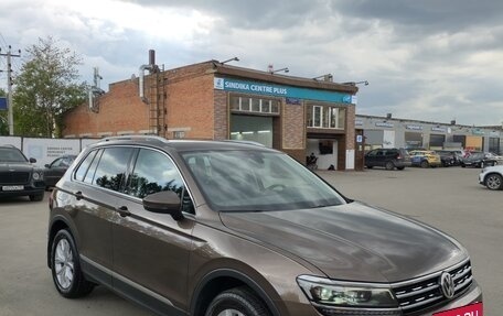 Volkswagen Tiguan II, 2019 год, 2 800 000 рублей, 3 фотография