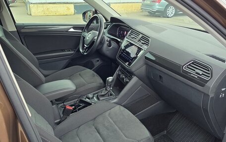 Volkswagen Tiguan II, 2019 год, 2 800 000 рублей, 13 фотография