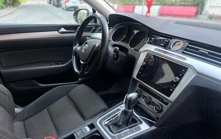 Volkswagen Passat B8 рестайлинг, 2019 год, 2 150 000 рублей, 18 фотография