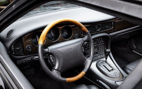 Jaguar XJ III (X350), 1998 год, 2 200 000 рублей, 33 фотография