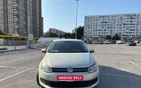 Volkswagen Polo VI (EU Market), 2011 год, 600 000 рублей, 2 фотография