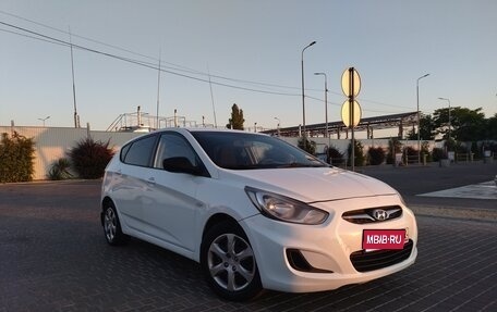 Hyundai Solaris II рестайлинг, 2013 год, 610 000 рублей, 1 фотография