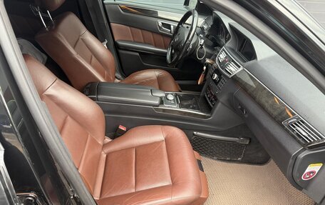 Mercedes-Benz E-Класс, 2009 год, 15 фотография