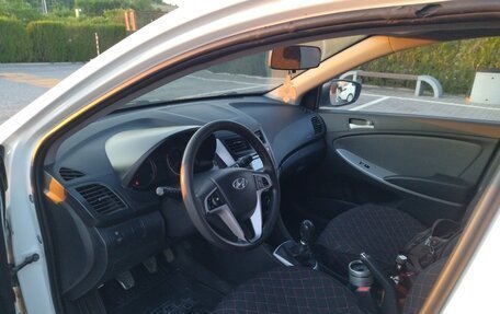 Hyundai Solaris II рестайлинг, 2013 год, 610 000 рублей, 9 фотография