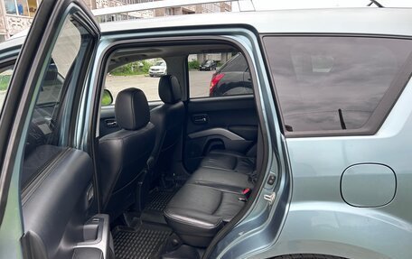 Mitsubishi Outlander III рестайлинг 3, 2008 год, 1 200 000 рублей, 10 фотография