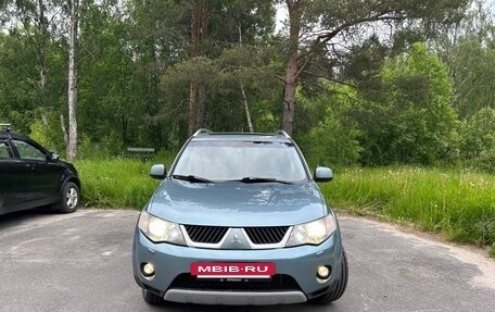 Mitsubishi Outlander III рестайлинг 3, 2008 год, 1 200 000 рублей, 2 фотография