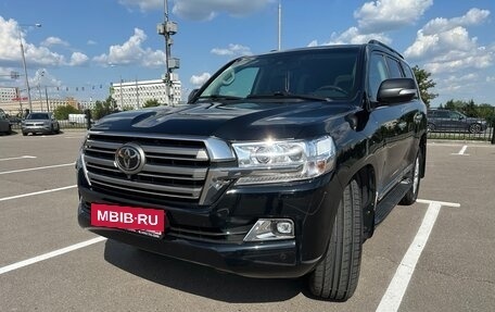 Toyota Land Cruiser 200, 2018 год, 6 000 000 рублей, 8 фотография