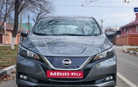 Nissan Leaf II, 2018 год, 1 990 000 рублей, 1 фотография