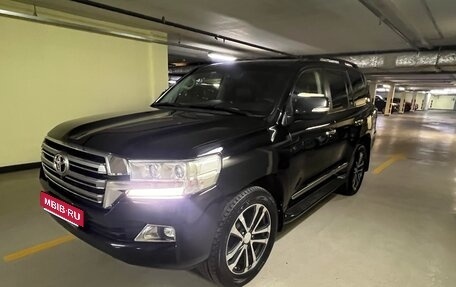 Toyota Land Cruiser 200, 2015 год, 5 850 000 рублей, 1 фотография
