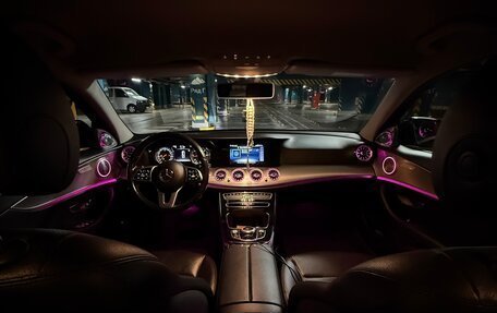 Mercedes-Benz E-Класс, 2019 год, 2 900 000 рублей, 10 фотография