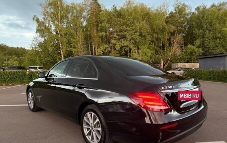 Mercedes-Benz E-Класс, 2019 год, 2 900 000 рублей, 5 фотография