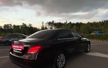 Mercedes-Benz E-Класс, 2019 год, 2 900 000 рублей, 4 фотография