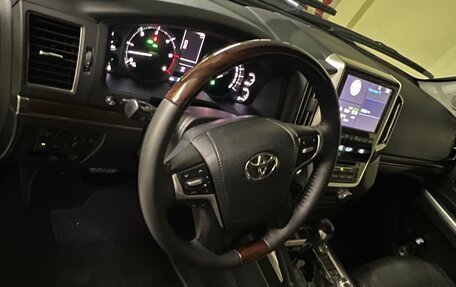Toyota Land Cruiser 200, 2015 год, 5 850 000 рублей, 24 фотография
