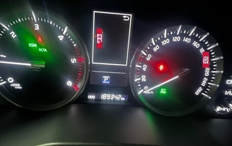 Toyota Land Cruiser 200, 2015 год, 5 850 000 рублей, 27 фотография