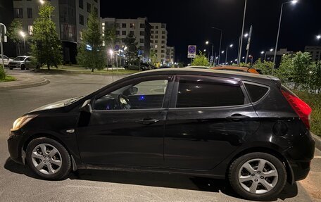 Hyundai Solaris II рестайлинг, 2011 год, 600 000 рублей, 3 фотография
