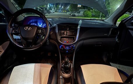 Hyundai Solaris II рестайлинг, 2011 год, 600 000 рублей, 6 фотография