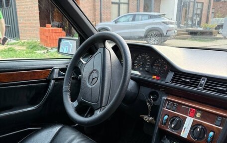 Mercedes-Benz E-Класс, 1994 год, 365 000 рублей, 6 фотография