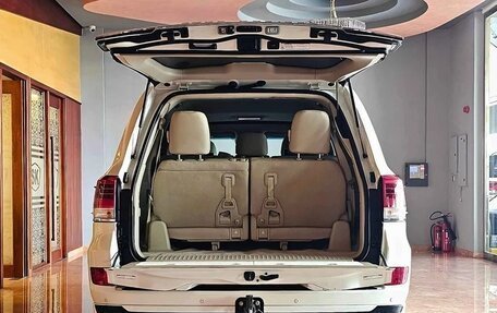 Toyota Land Cruiser 200, 2021 год, 9 750 887 рублей, 4 фотография