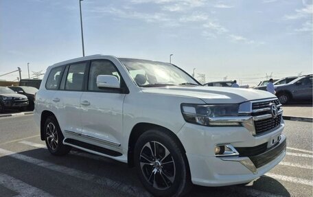 Toyota Land Cruiser 200, 2021 год, 10 200 887 рублей, 2 фотография