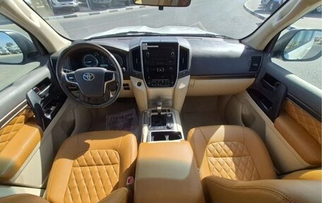 Toyota Land Cruiser 200, 2021 год, 10 200 887 рублей, 7 фотография