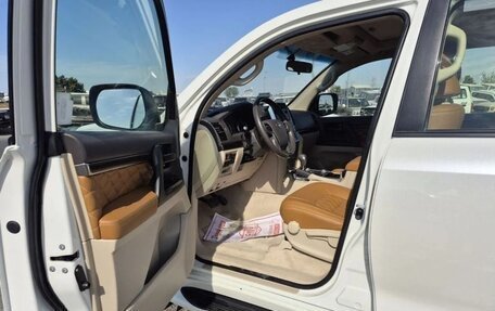 Toyota Land Cruiser 200, 2021 год, 10 200 887 рублей, 12 фотография