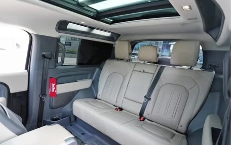 Land Rover Defender II, 2022 год, 7 900 275 рублей, 13 фотография
