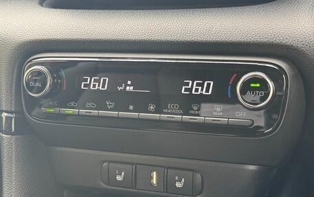 Toyota Yaris, 2022 год, 1 790 000 рублей, 16 фотография