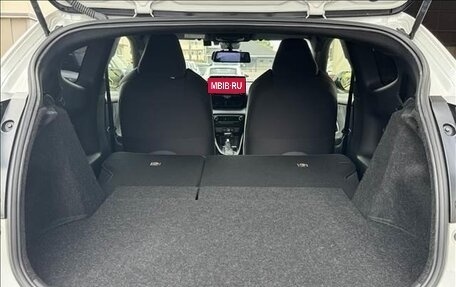 Toyota Yaris, 2022 год, 1 790 000 рублей, 20 фотография