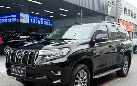 Toyota Land Cruiser Prado 150 рестайлинг 2, 2021 год, 4 299 000 рублей, 3 фотография