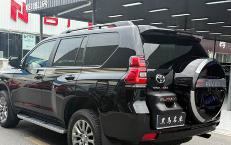 Toyota Land Cruiser Prado 150 рестайлинг 2, 2021 год, 4 299 000 рублей, 6 фотография