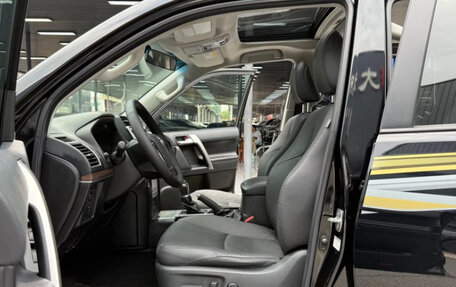 Toyota Land Cruiser Prado 150 рестайлинг 2, 2021 год, 4 299 000 рублей, 9 фотография