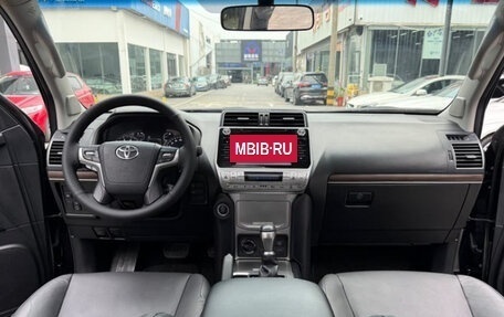 Toyota Land Cruiser Prado 150 рестайлинг 2, 2021 год, 4 299 000 рублей, 12 фотография