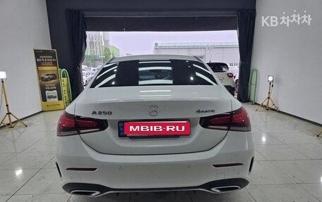 Mercedes-Benz A-Класс, 2022 год, 2 970 000 рублей, 3 фотография