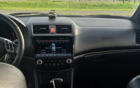 Honda Accord VII рестайлинг, 2004 год, 910 000 рублей, 3 фотография