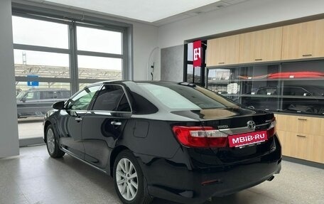 Toyota Camry, 2012 год, 1 950 000 рублей, 6 фотография