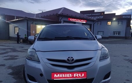 Toyota Yaris III рестайлинг, 2008 год, 587 000 рублей, 3 фотография