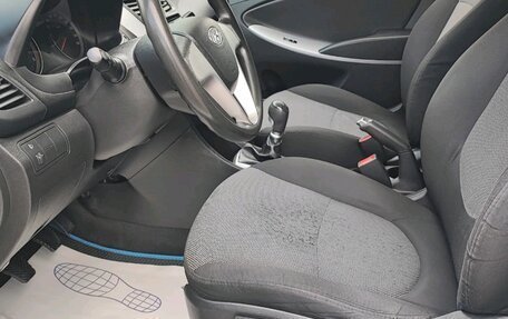 Hyundai Solaris II рестайлинг, 2013 год, 560 000 рублей, 11 фотография