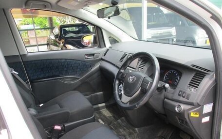 Toyota ISis I, 2017 год, 1 246 000 рублей, 10 фотография