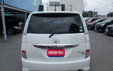 Toyota ISis I, 2017 год, 1 246 000 рублей, 8 фотография