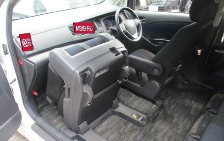 Toyota ISis I, 2017 год, 1 246 000 рублей, 22 фотография