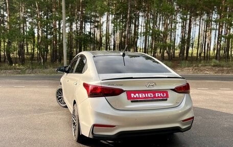 Hyundai Solaris II рестайлинг, 2017 год, 1 550 000 рублей, 4 фотография