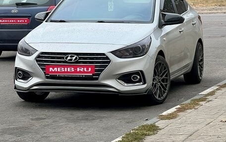 Hyundai Solaris II рестайлинг, 2017 год, 1 550 000 рублей, 26 фотография