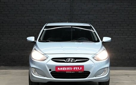 Hyundai Solaris II рестайлинг, 2011 год, 830 000 рублей, 2 фотография