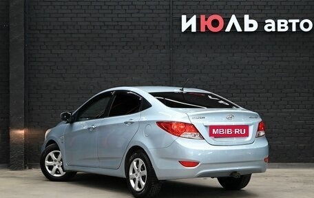 Hyundai Solaris II рестайлинг, 2011 год, 830 000 рублей, 4 фотография