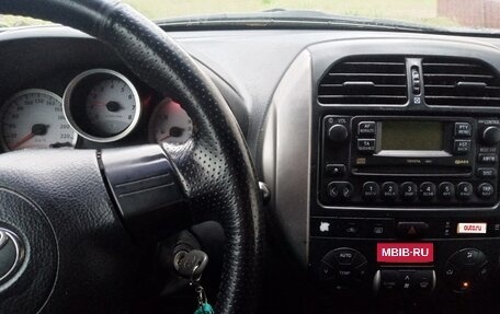 Toyota RAV4, 2004 год, 980 000 рублей, 8 фотография