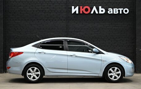 Hyundai Solaris II рестайлинг, 2011 год, 830 000 рублей, 8 фотография