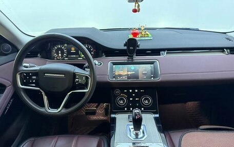 Land Rover Range Rover Evoque II, 2022 год, 2 850 000 рублей, 12 фотография