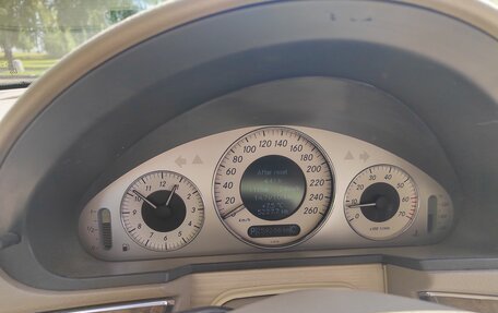 Mercedes-Benz E-Класс, 2004 год, 850 000 рублей, 14 фотография